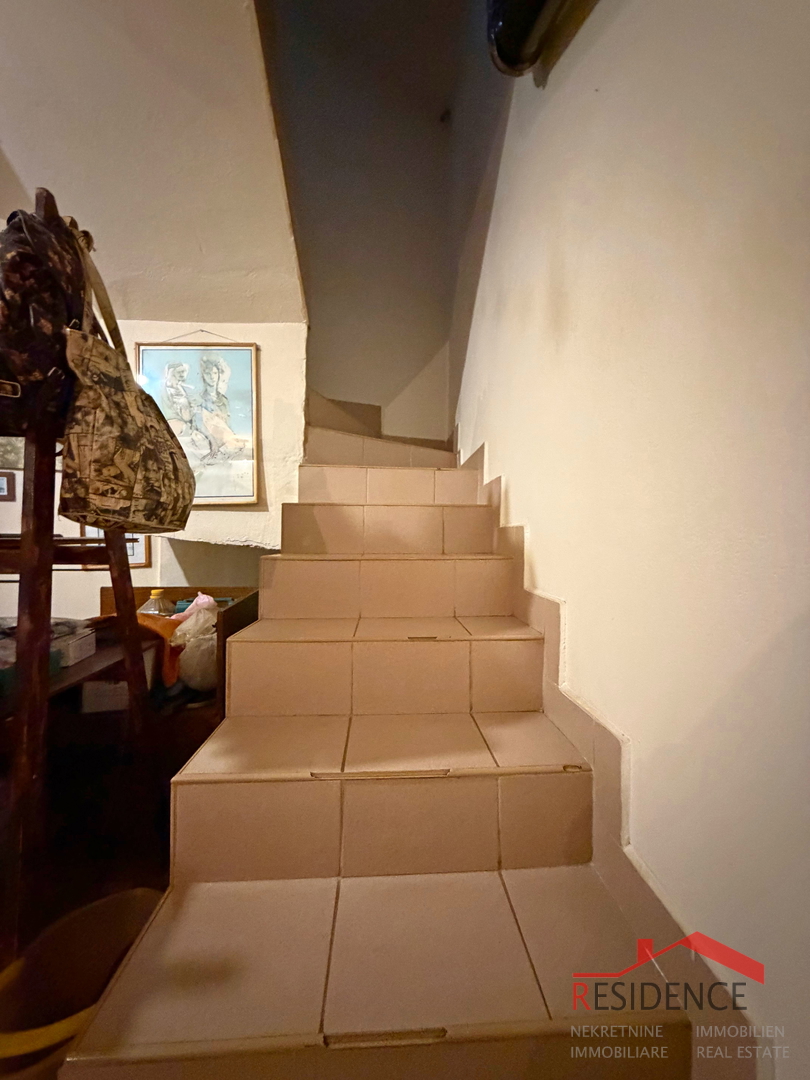 Pola, Veli Vrh, casa