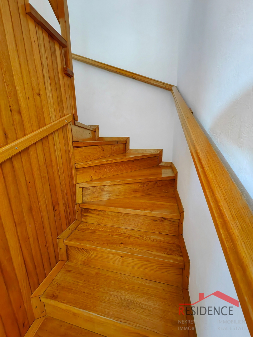 VENDITA ESCLUSIVA DI UNA CASA A BANJOLE, VISTA MARE