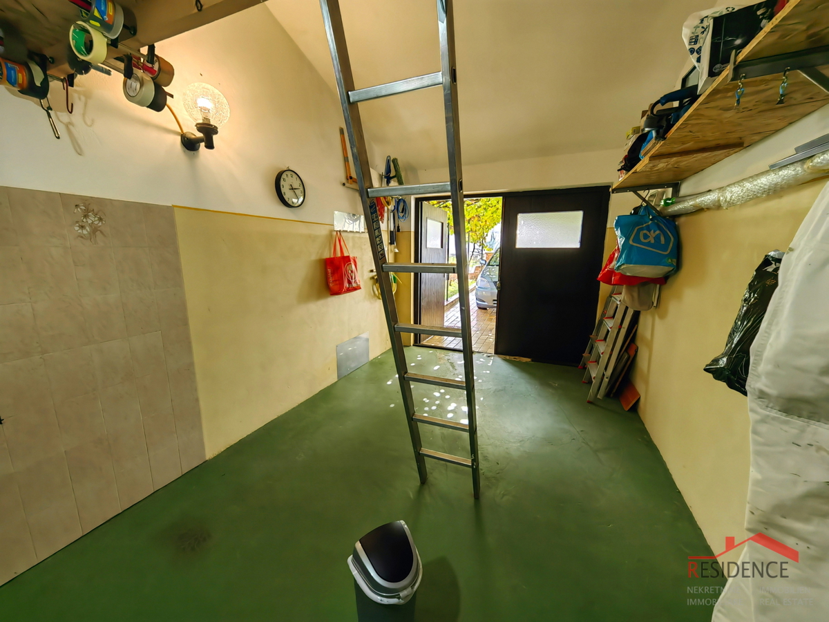 VENDITA ESCLUSIVA DI UNA CASA A BANJOLE, VISTA MARE