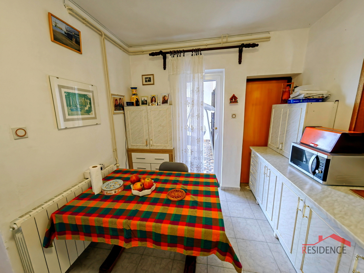 VENDITA ESCLUSIVA DI UNA CASA A BANJOLE, VISTA MARE