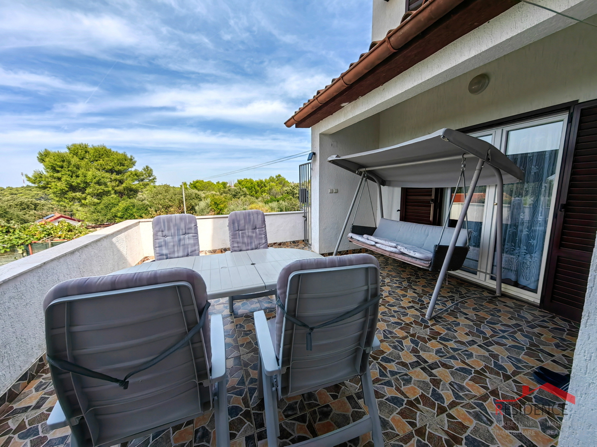 VENDITA ESCLUSIVA DI UNA CASA A BANJOLE, VISTA MARE