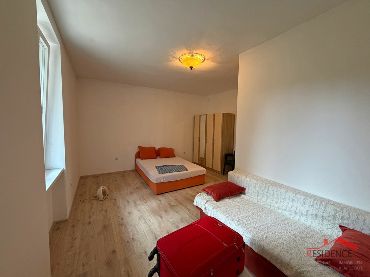 Pola, Stoja, 1° piano