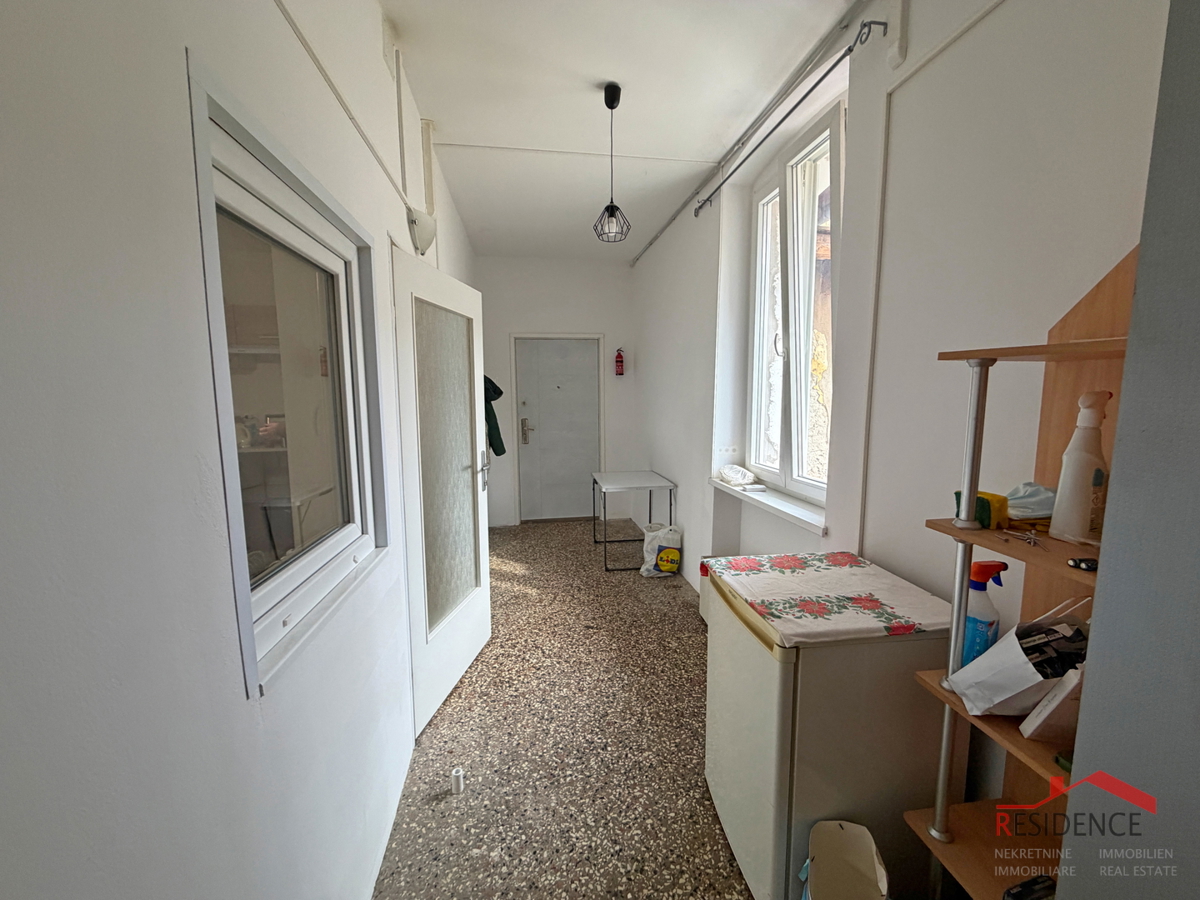 Pola, Stoja, 1° piano