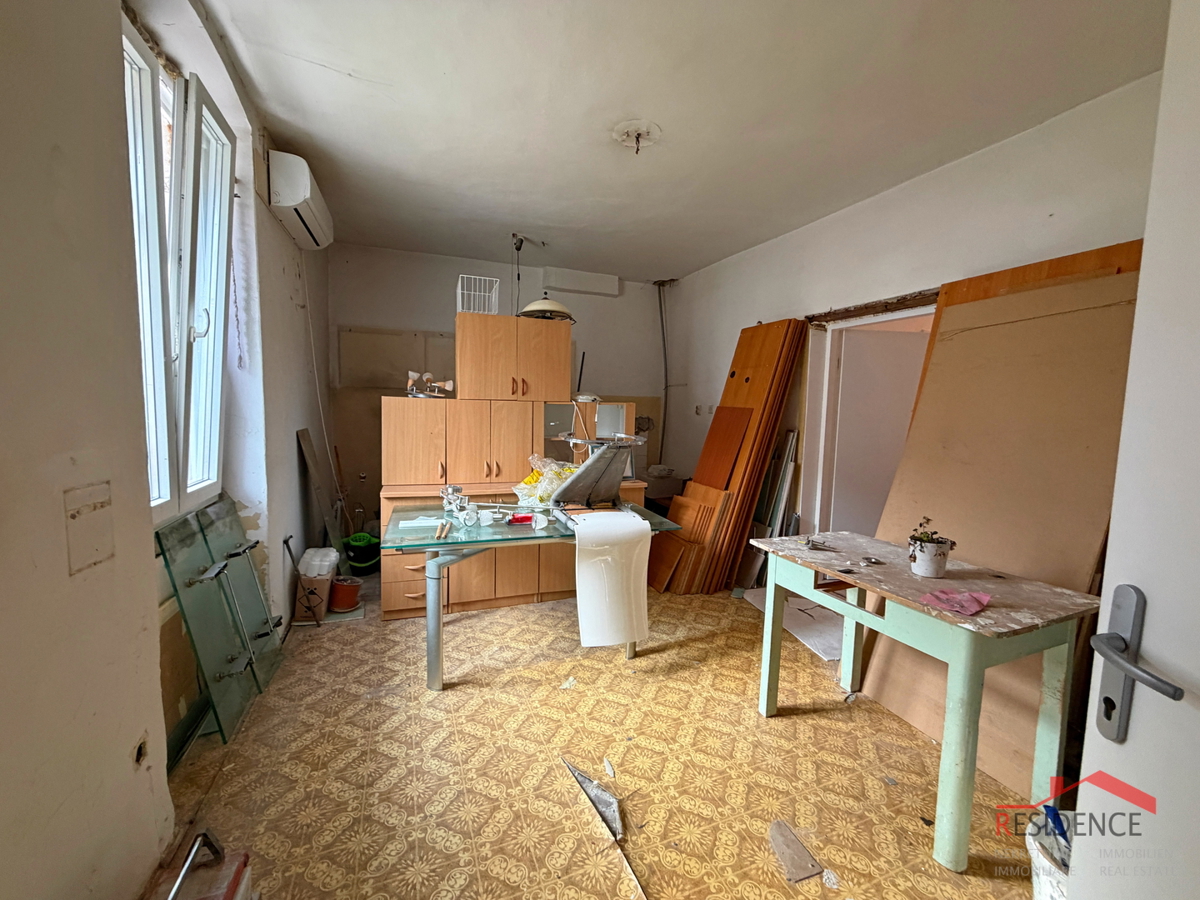 Pola, Stoja, 1° piano