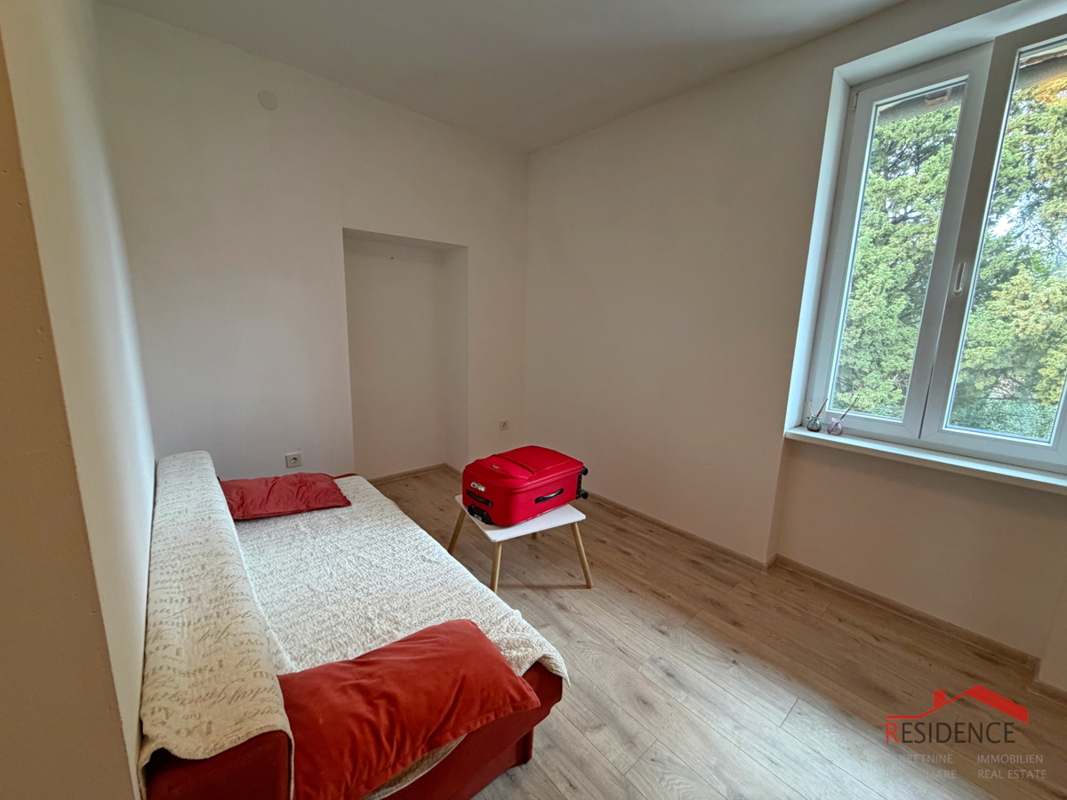 Pola, Stoja, 1° piano