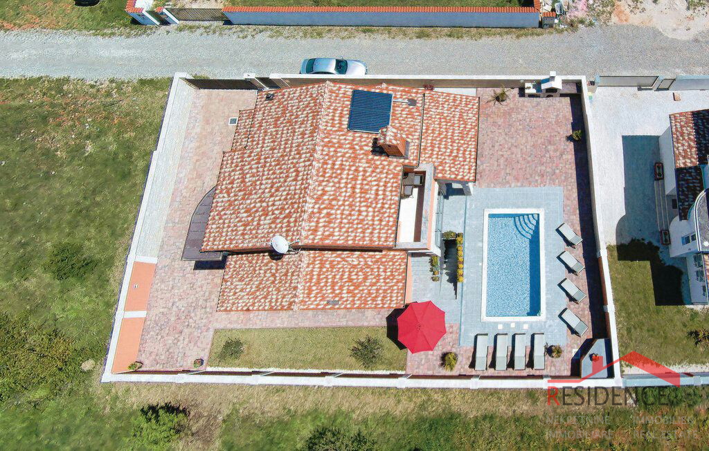 JADREŠKI, CASA INDIPENDENTE CON PISCINA