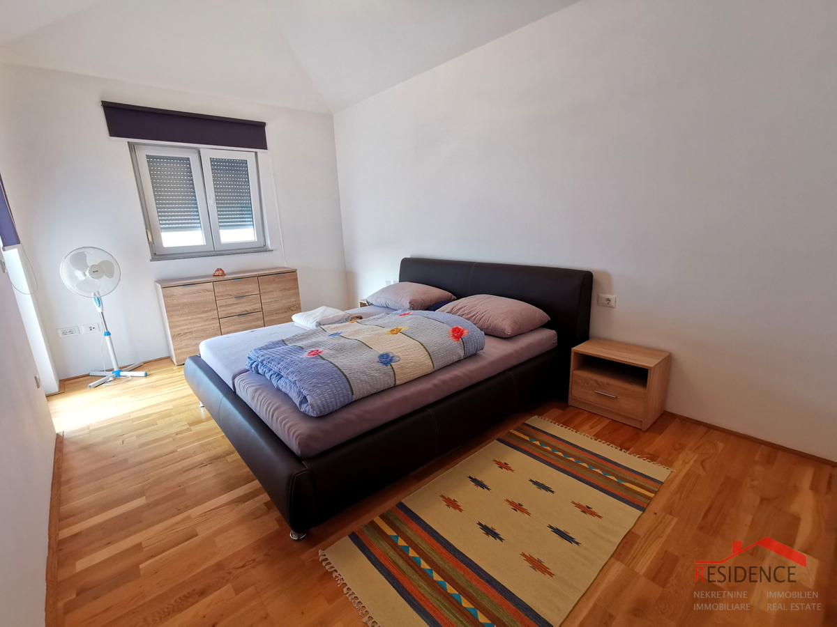 Galižana, casa a due piani, garage