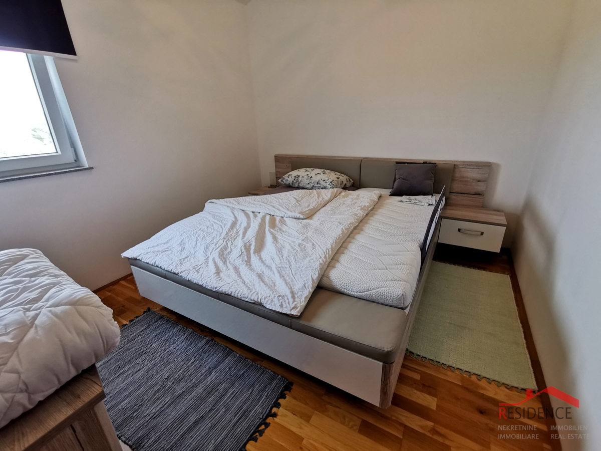 Galižana, casa a due piani, garage