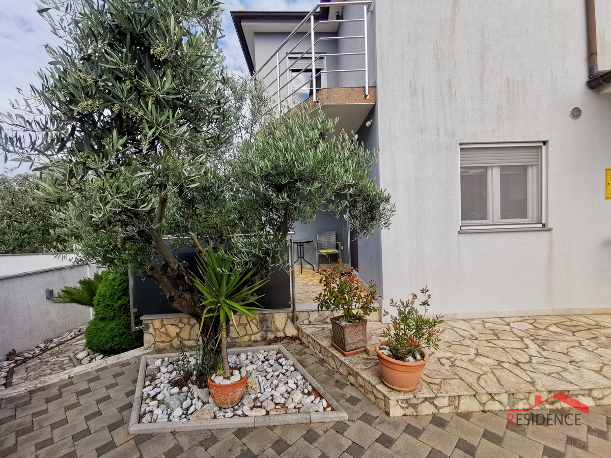 Galižana, casa a due piani, garage