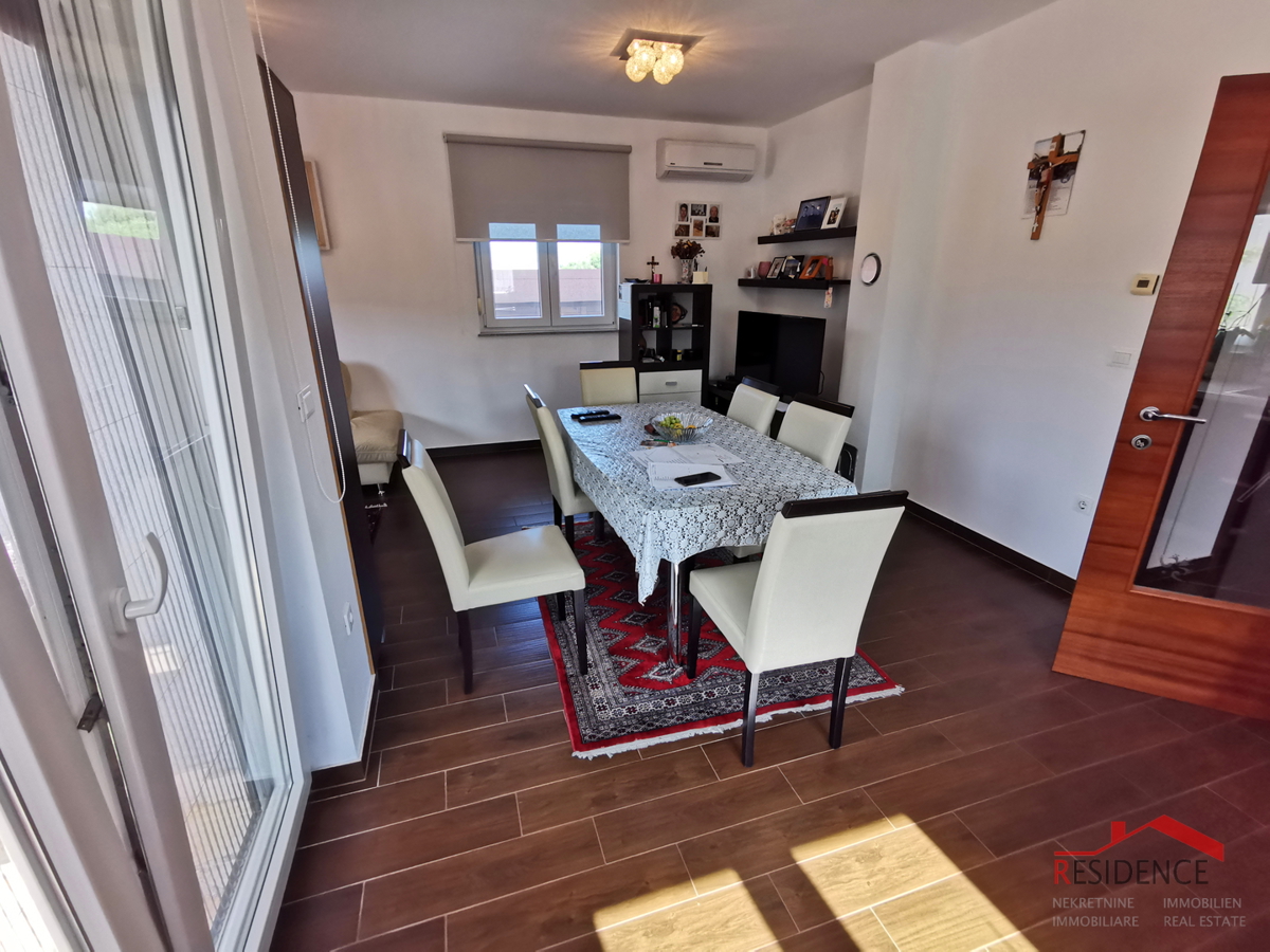 Galižana, casa a due piani, garage