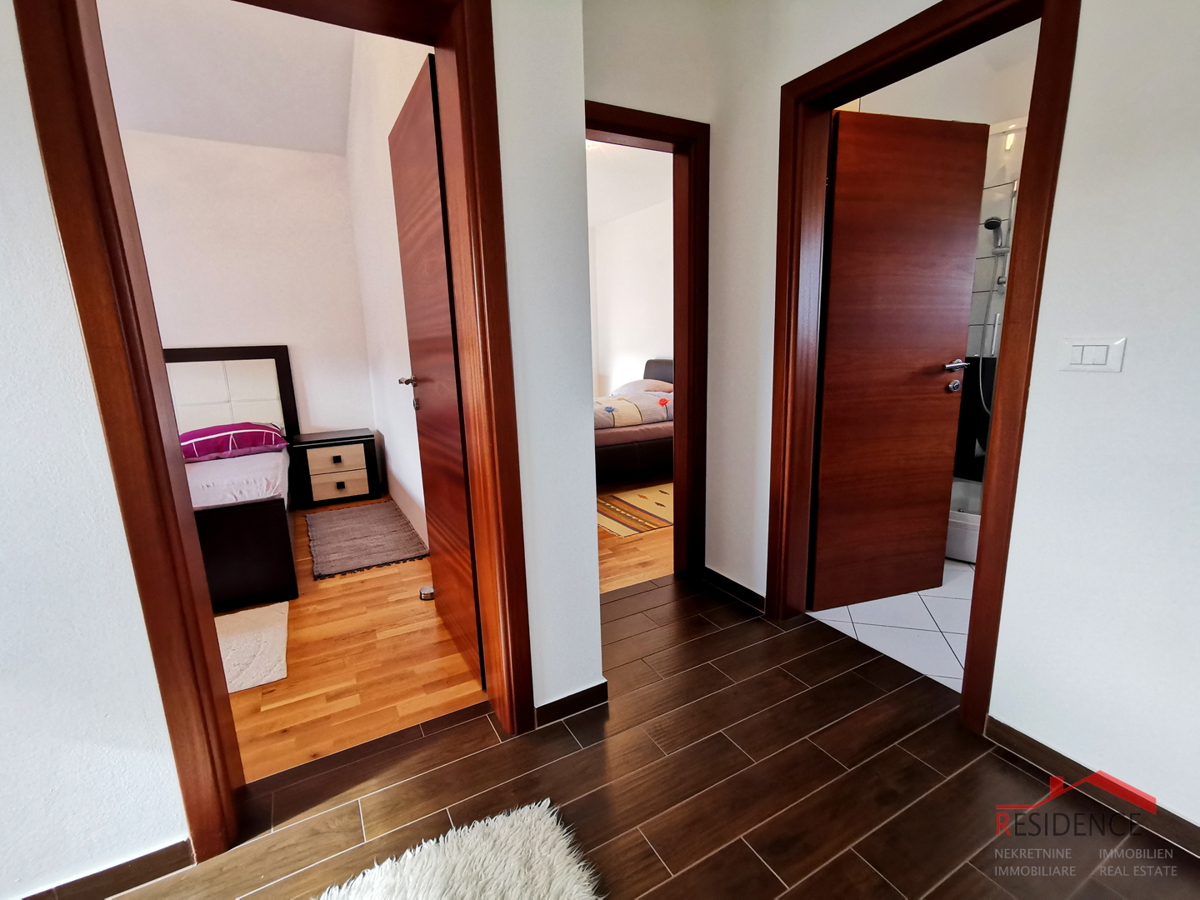 Galižana, casa a due piani, garage