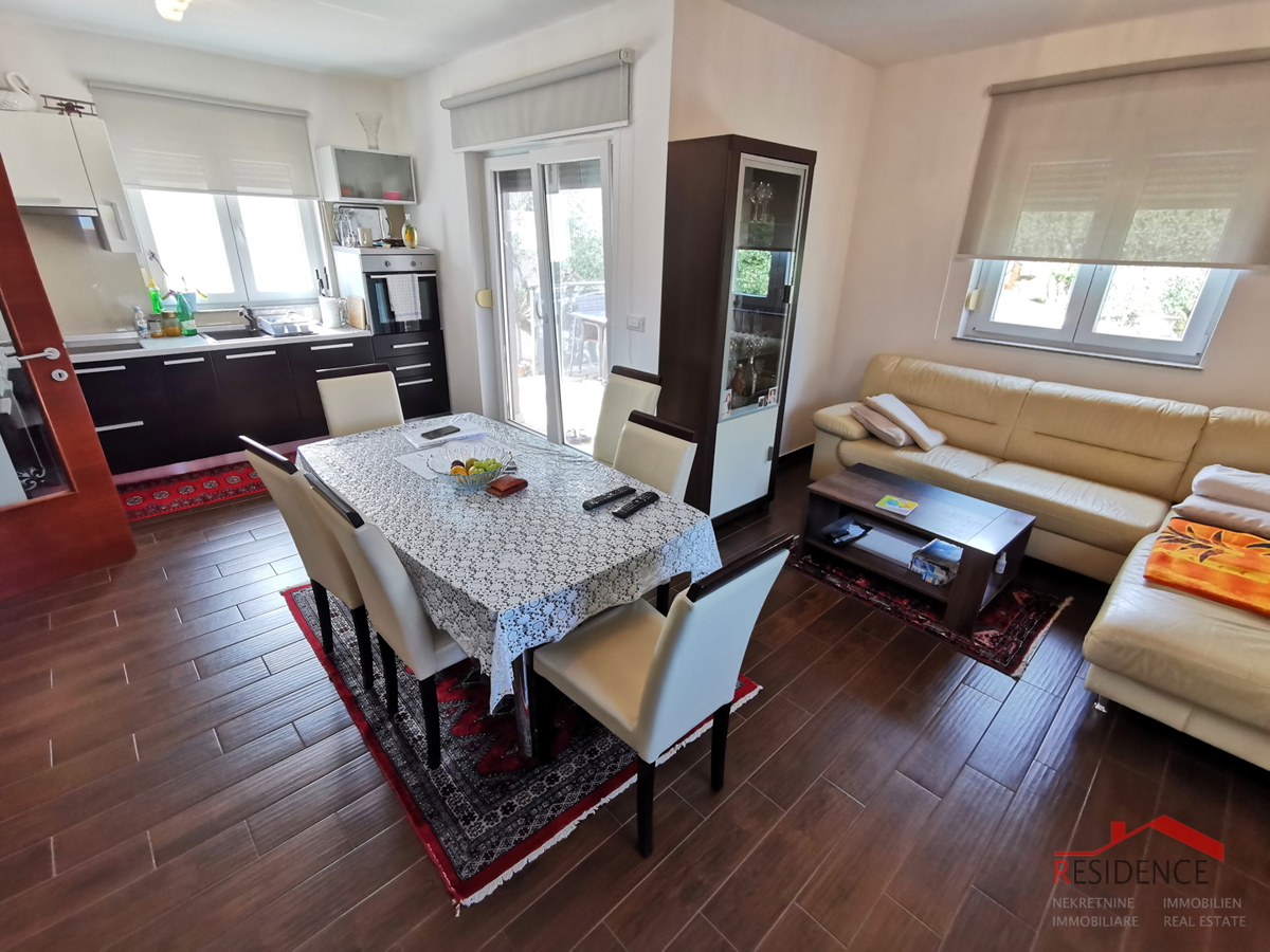 Galižana, casa a due piani, garage