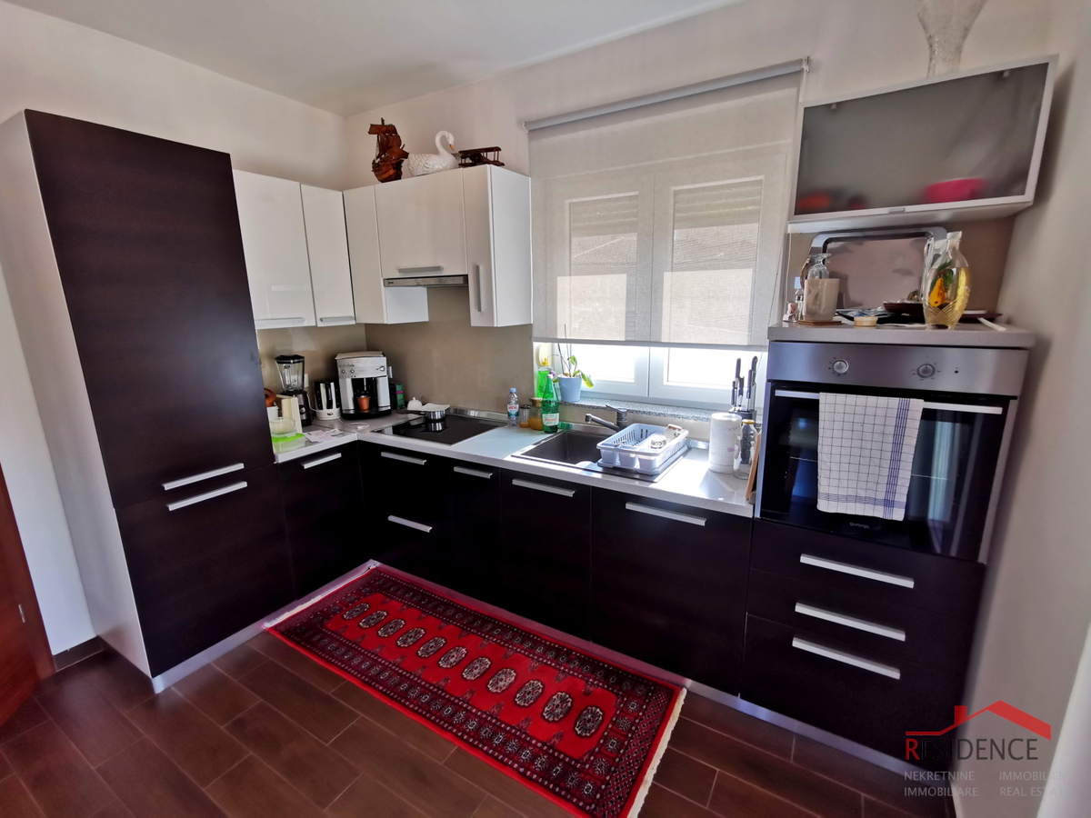 Galižana, casa a due piani, garage