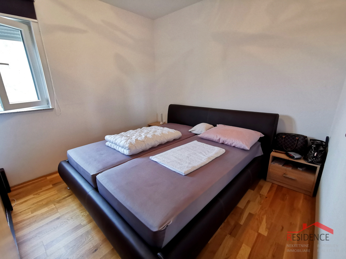 Galižana, casa a due piani, garage