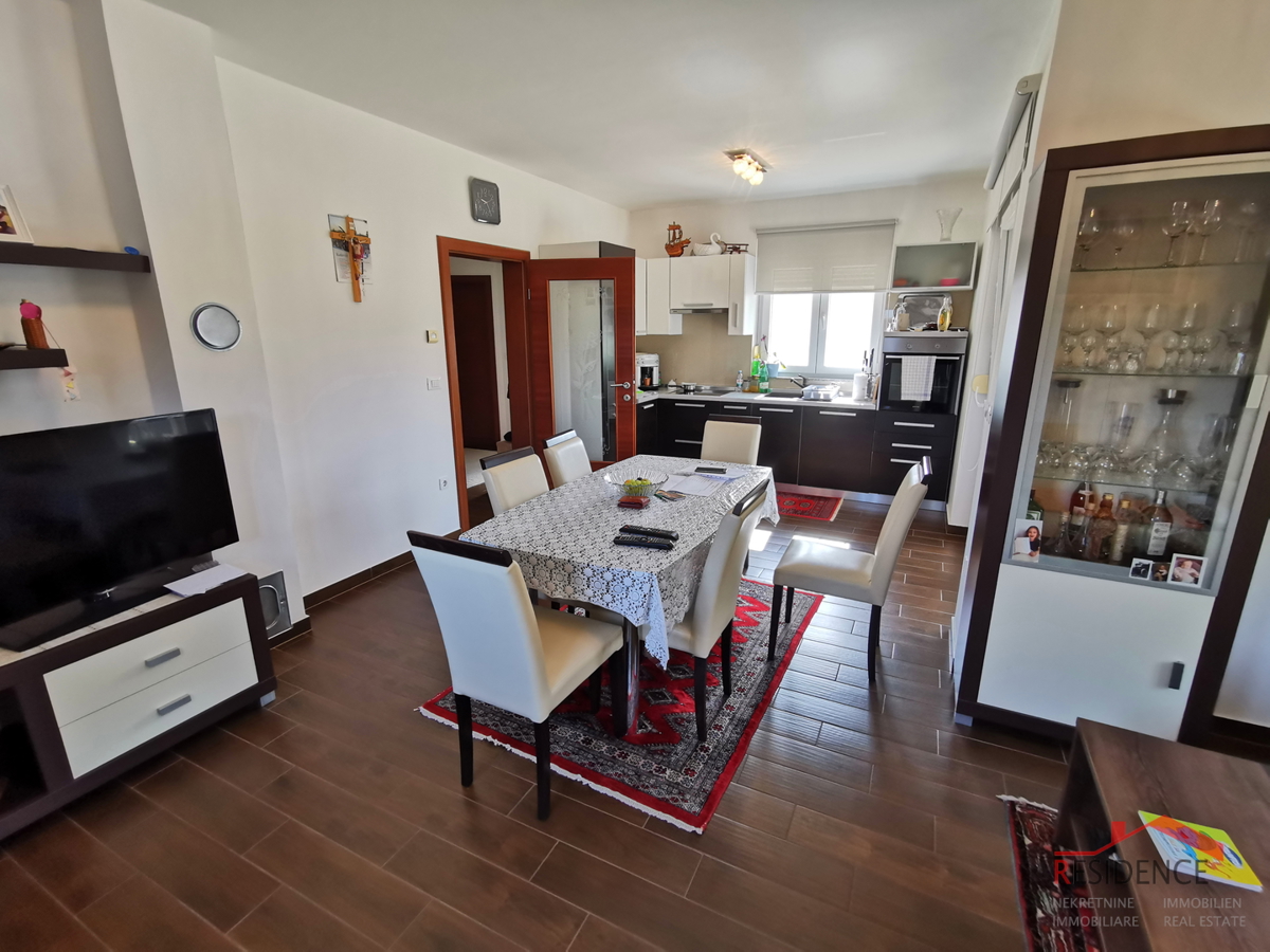 Galižana, casa a due piani, garage