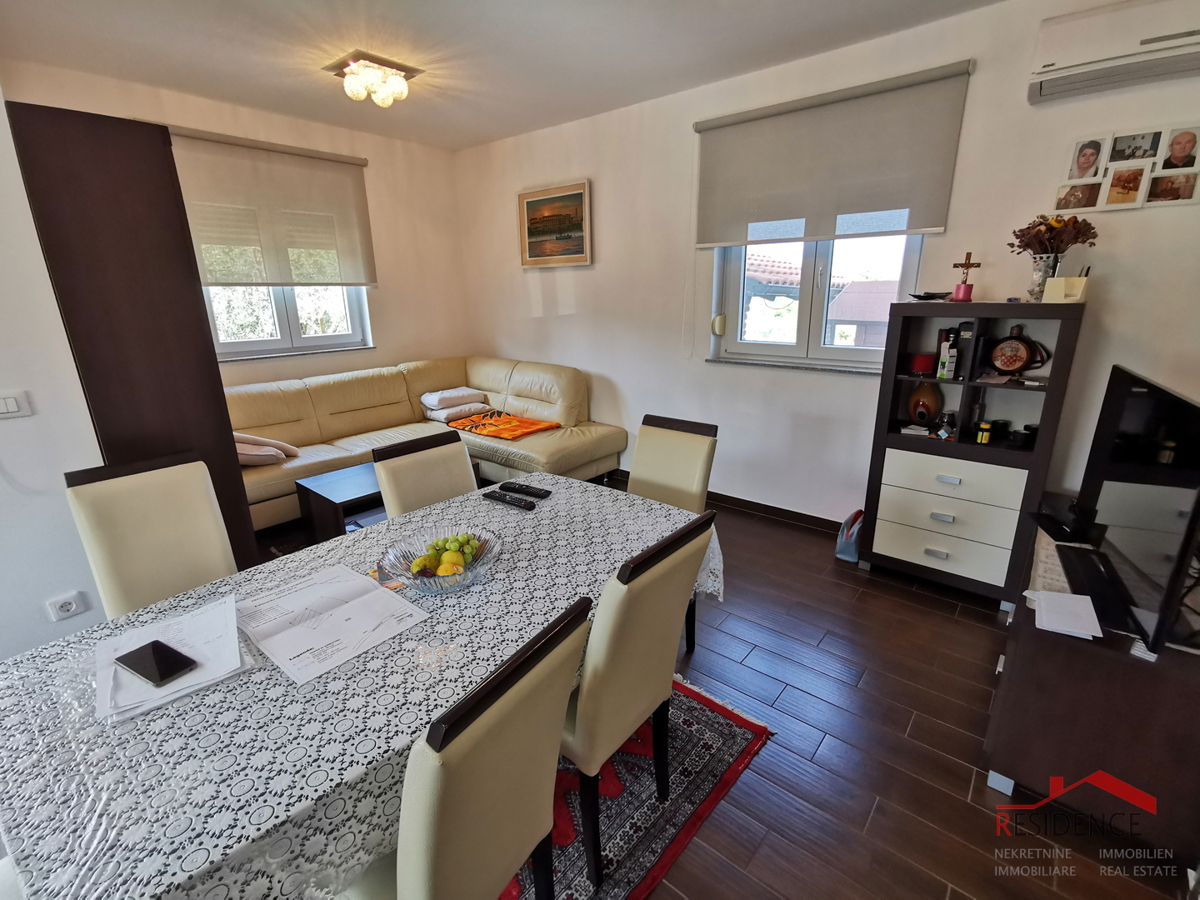 Galižana, casa a due piani, garage