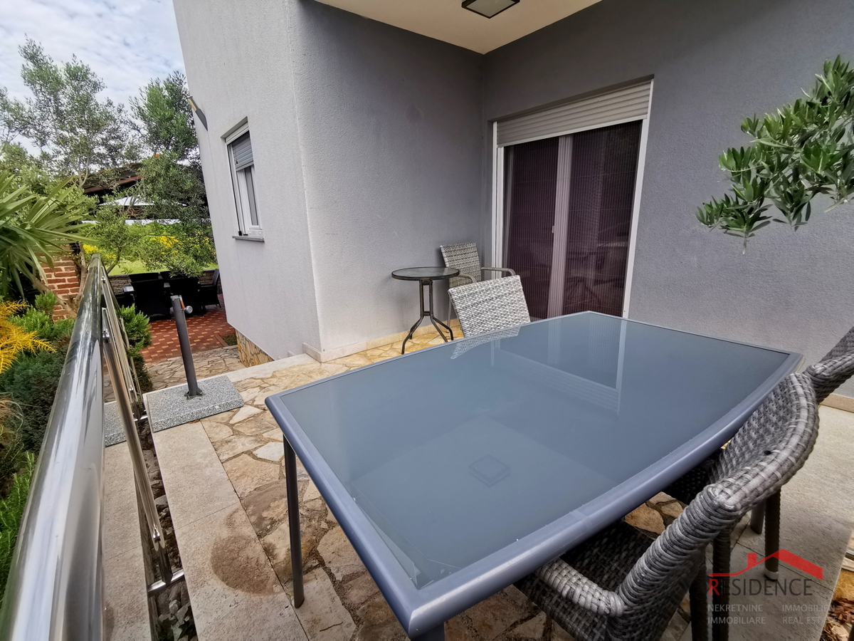 Galižana, casa a due piani, garage