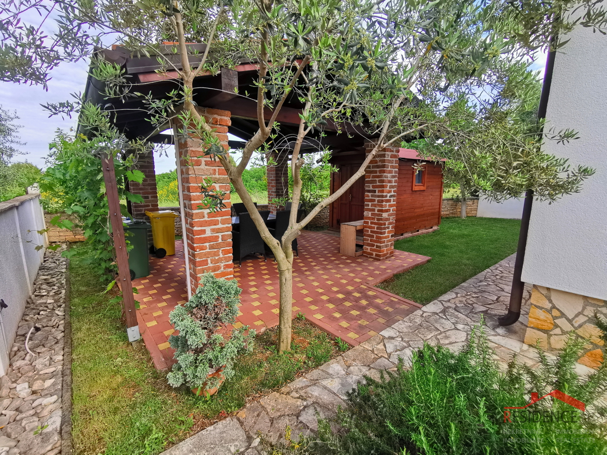 Galižana, casa a due piani, garage