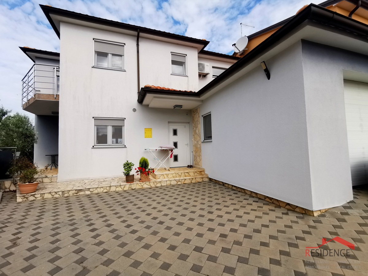 Galižana, casa a due piani, garage