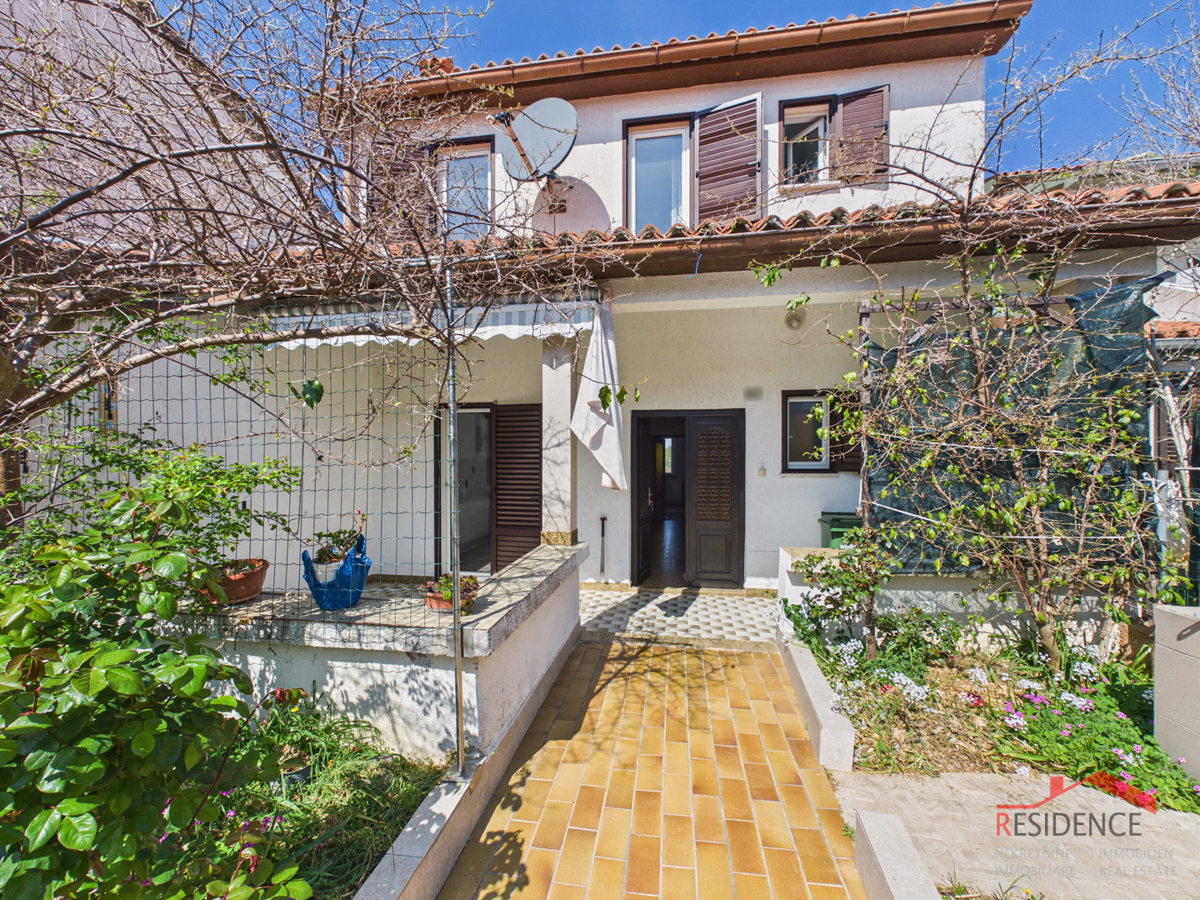 VENDITA ESCLUSIVA DI UNA CASA A BANJOLE, VISTA MARE