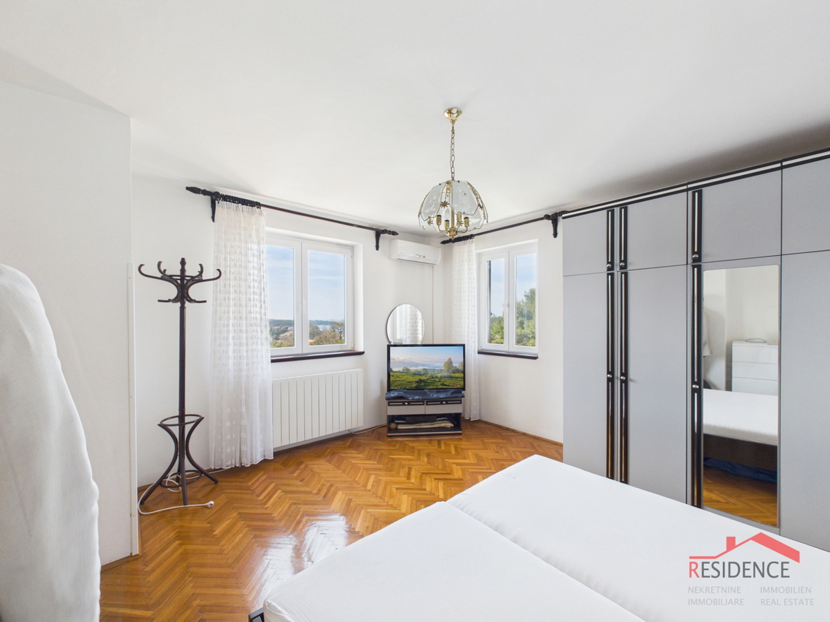 VENDITA ESCLUSIVA DI UNA CASA A BANJOLE, VISTA MARE