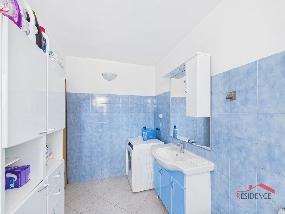 VENDITA ESCLUSIVA DI UNA CASA A BANJOLE, VISTA MARE