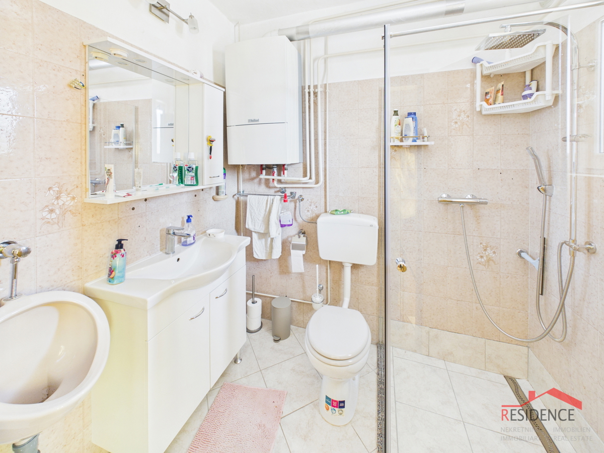 VENDITA ESCLUSIVA DI UNA CASA A BANJOLE, VISTA MARE