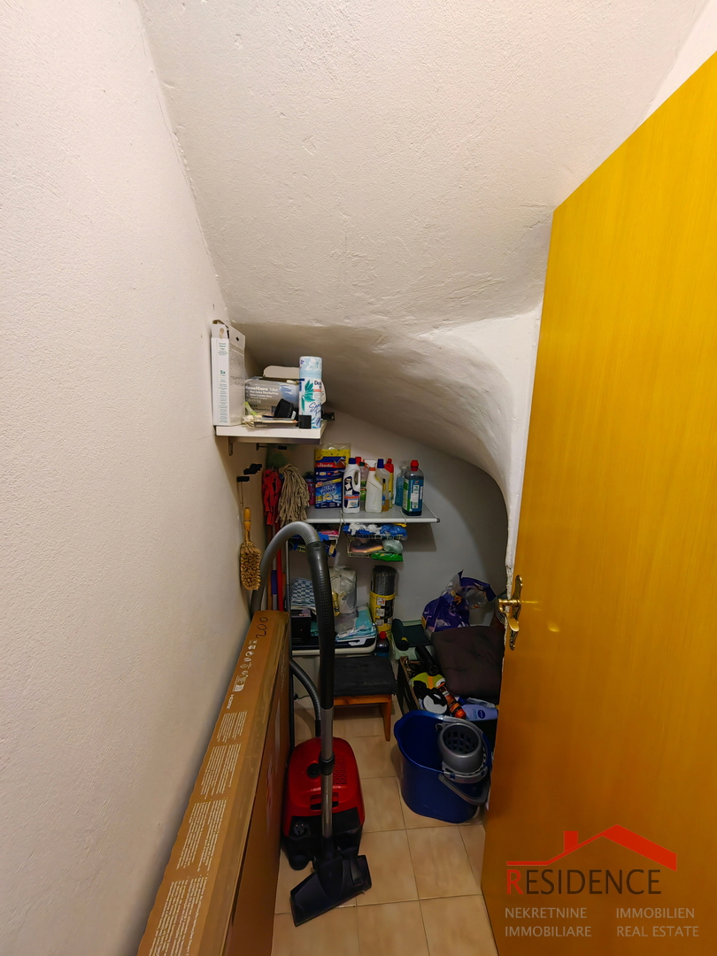 VENDITA ESCLUSIVA DI UNA CASA A BANJOLE, VISTA MARE