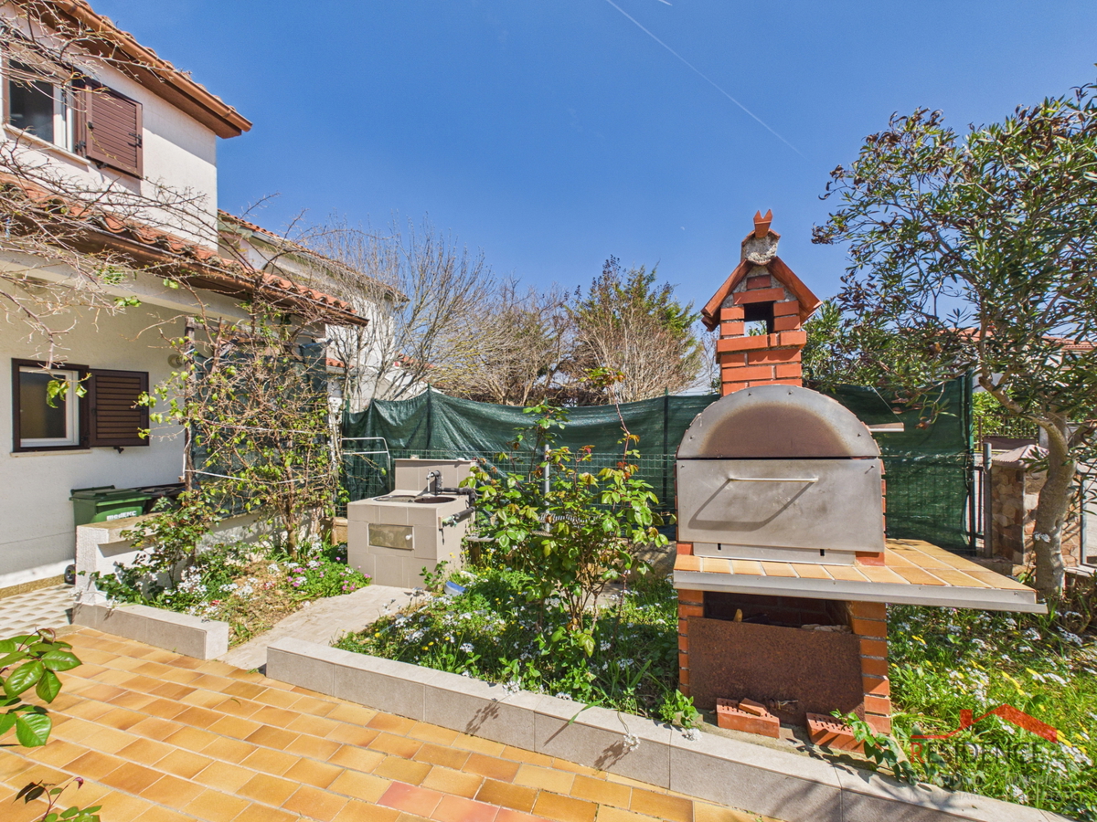 VENDITA ESCLUSIVA DI UNA CASA A BANJOLE, VISTA MARE