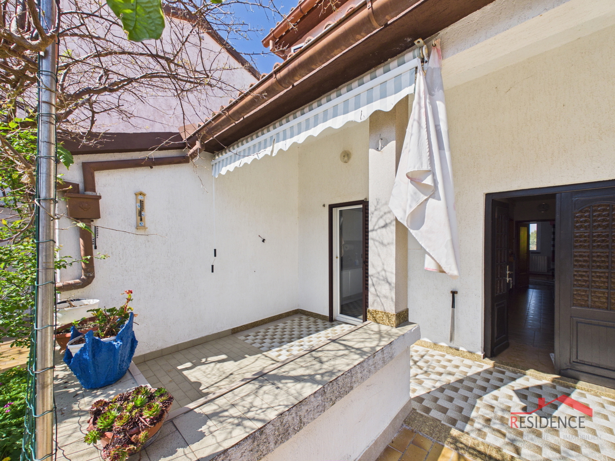 VENDITA ESCLUSIVA DI UNA CASA A BANJOLE, VISTA MARE