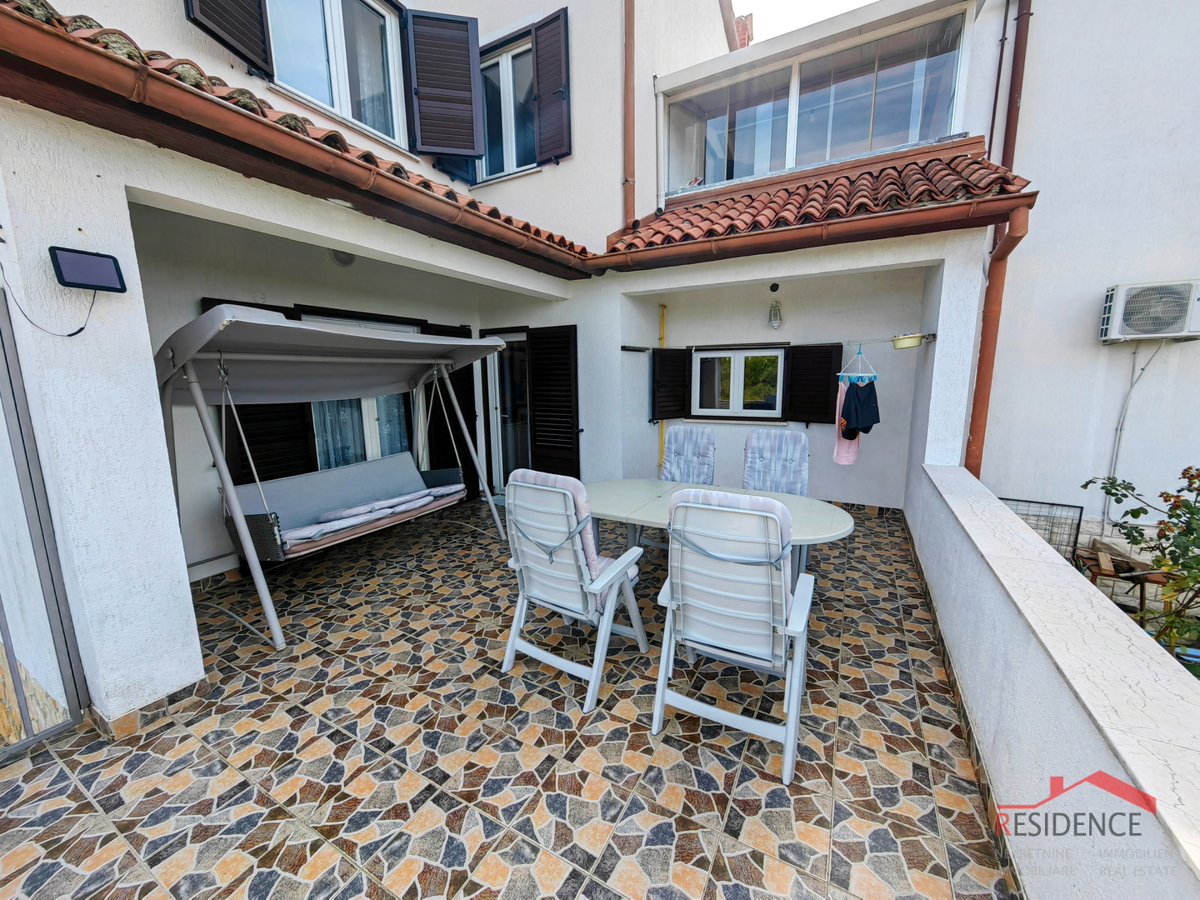 VENDITA ESCLUSIVA DI UNA CASA A BANJOLE, VISTA MARE