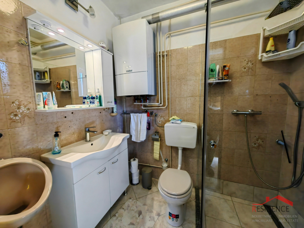 VENDITA ESCLUSIVA DI UNA CASA A BANJOLE, VISTA MARE