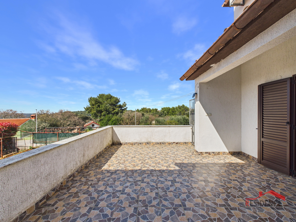 VENDITA ESCLUSIVA DI UNA CASA A BANJOLE, VISTA MARE