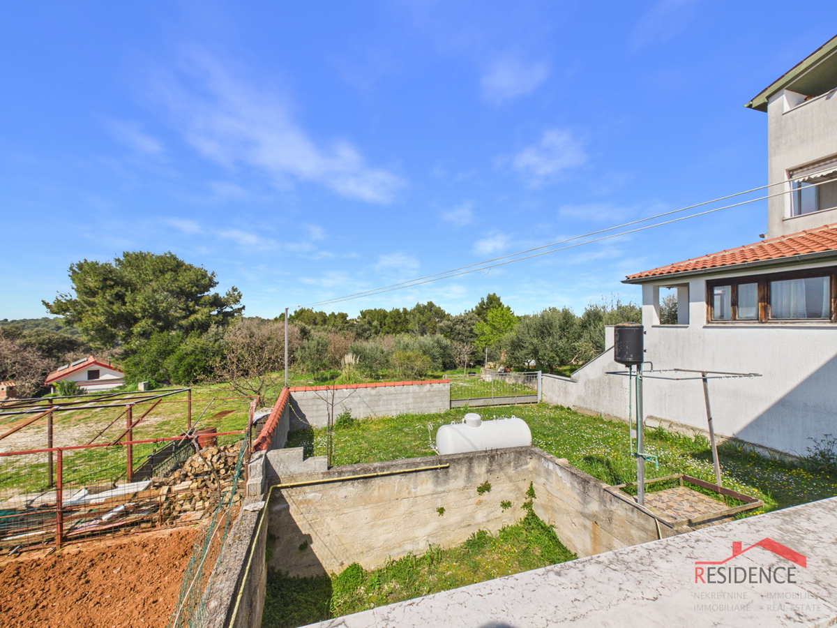 VENDITA ESCLUSIVA DI UNA CASA A BANJOLE, VISTA MARE