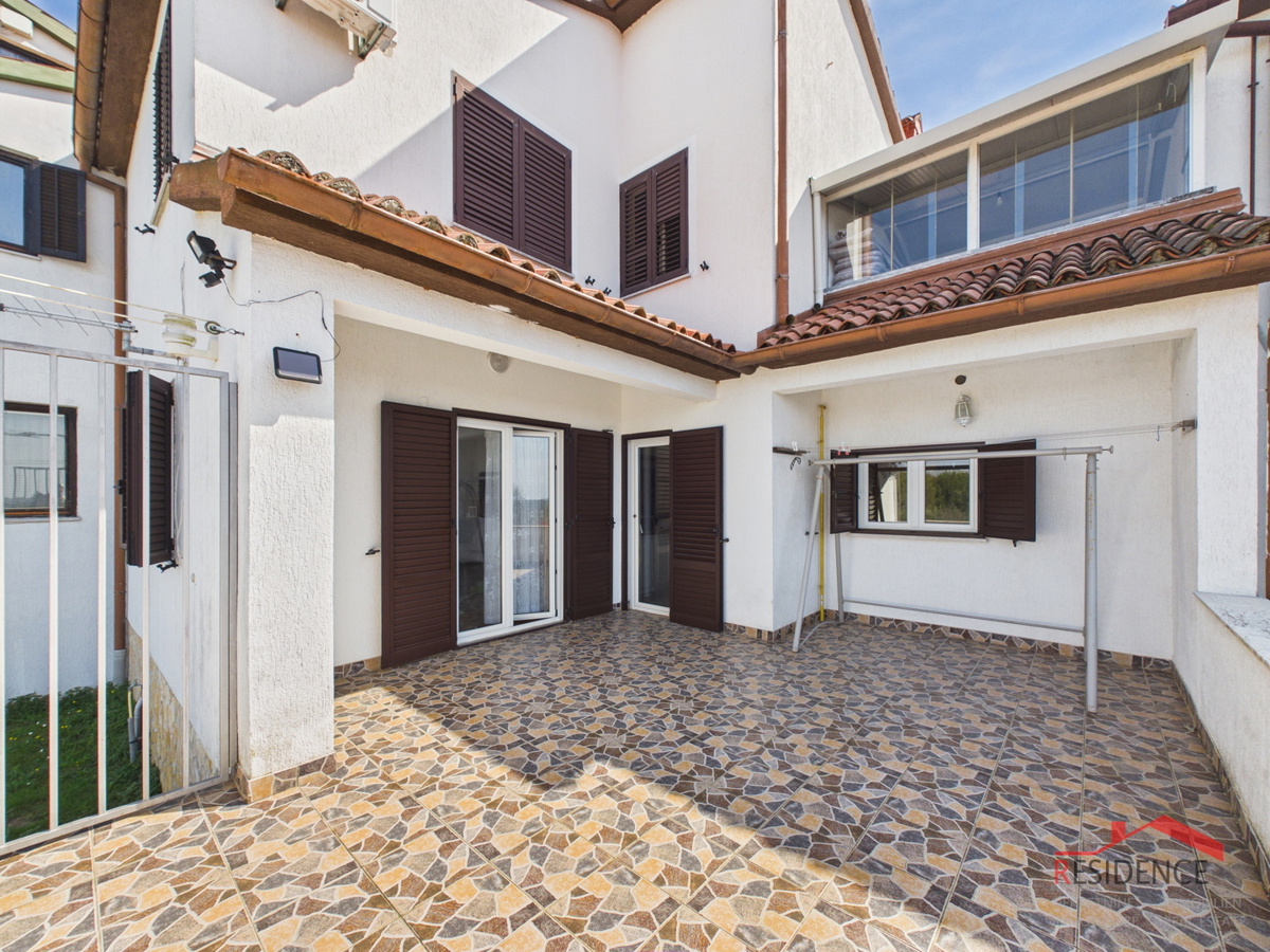 VENDITA ESCLUSIVA DI UNA CASA A BANJOLE, VISTA MARE