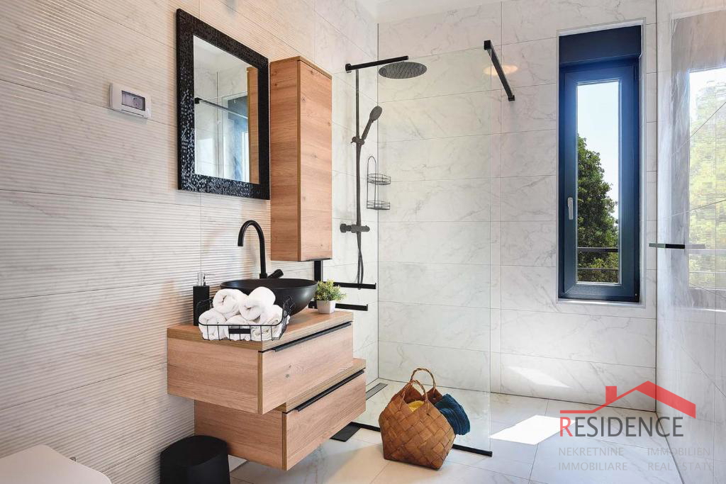 Jadreški, bellissima villa nuova con piscina