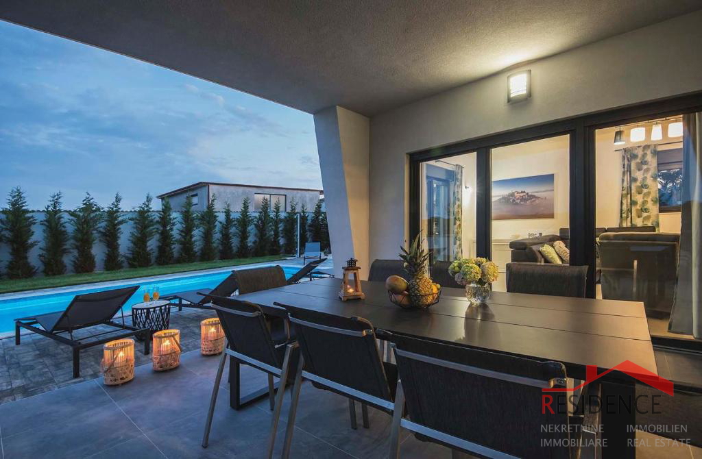 Jadreški, bellissima villa nuova con piscina