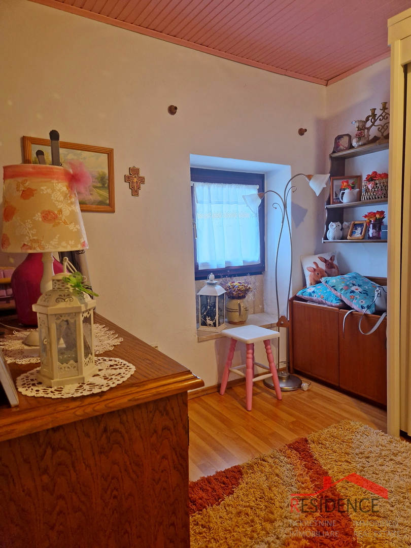 Banjole, casa con ristorante, vista mare