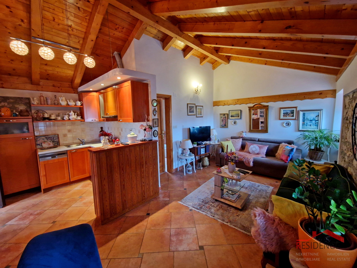 Banjole, casa con ristorante, vista mare