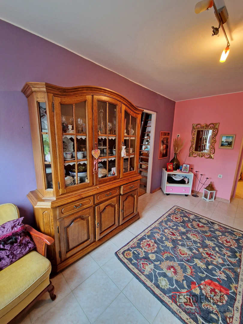 Banjole, casa con ristorante, vista mare