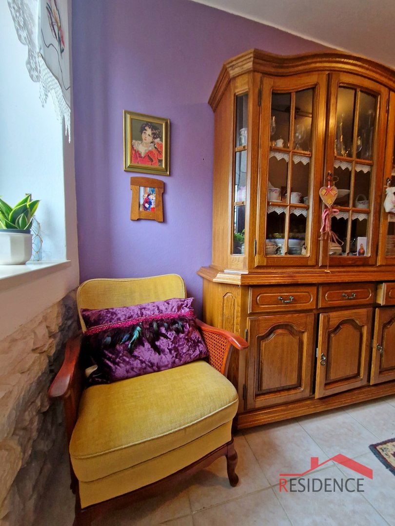 Banjole, casa con ristorante, vista mare