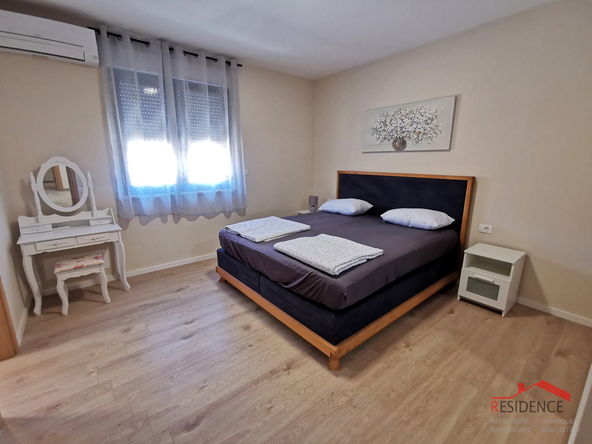 Pomer, nuova villa con piscina vicino al mare e ad Aci Marina Pomer