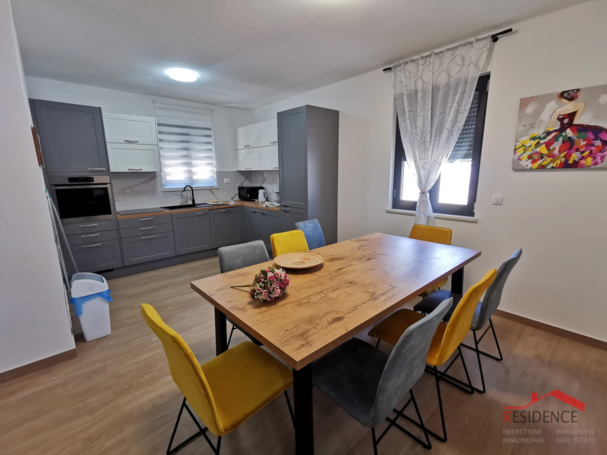 Pomer, nuova villa con piscina vicino al mare e ad Aci Marina Pomer