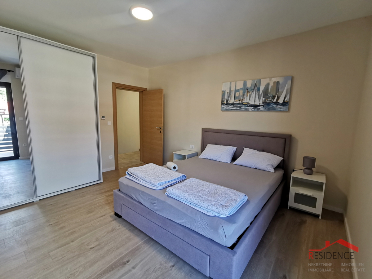 Pomer, nuova villa con piscina vicino al mare e ad Aci Marina Pomer