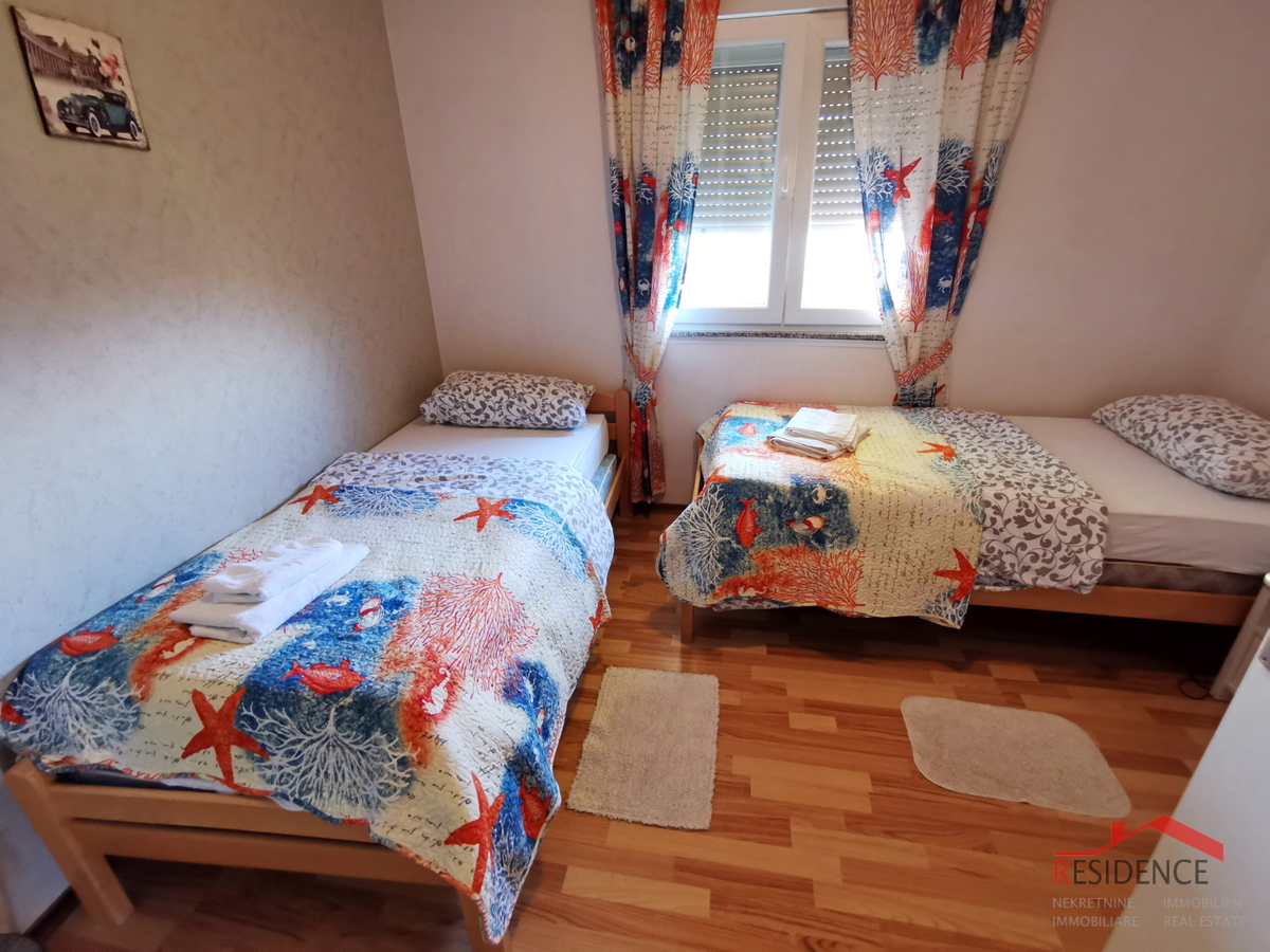 Medulin, casa con 4 appartamenti e piscina