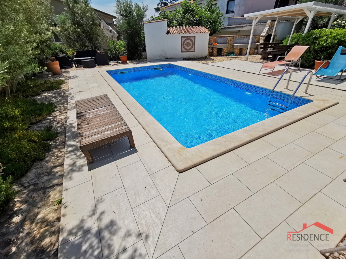 Medulin, casa con 4 appartamenti e piscina