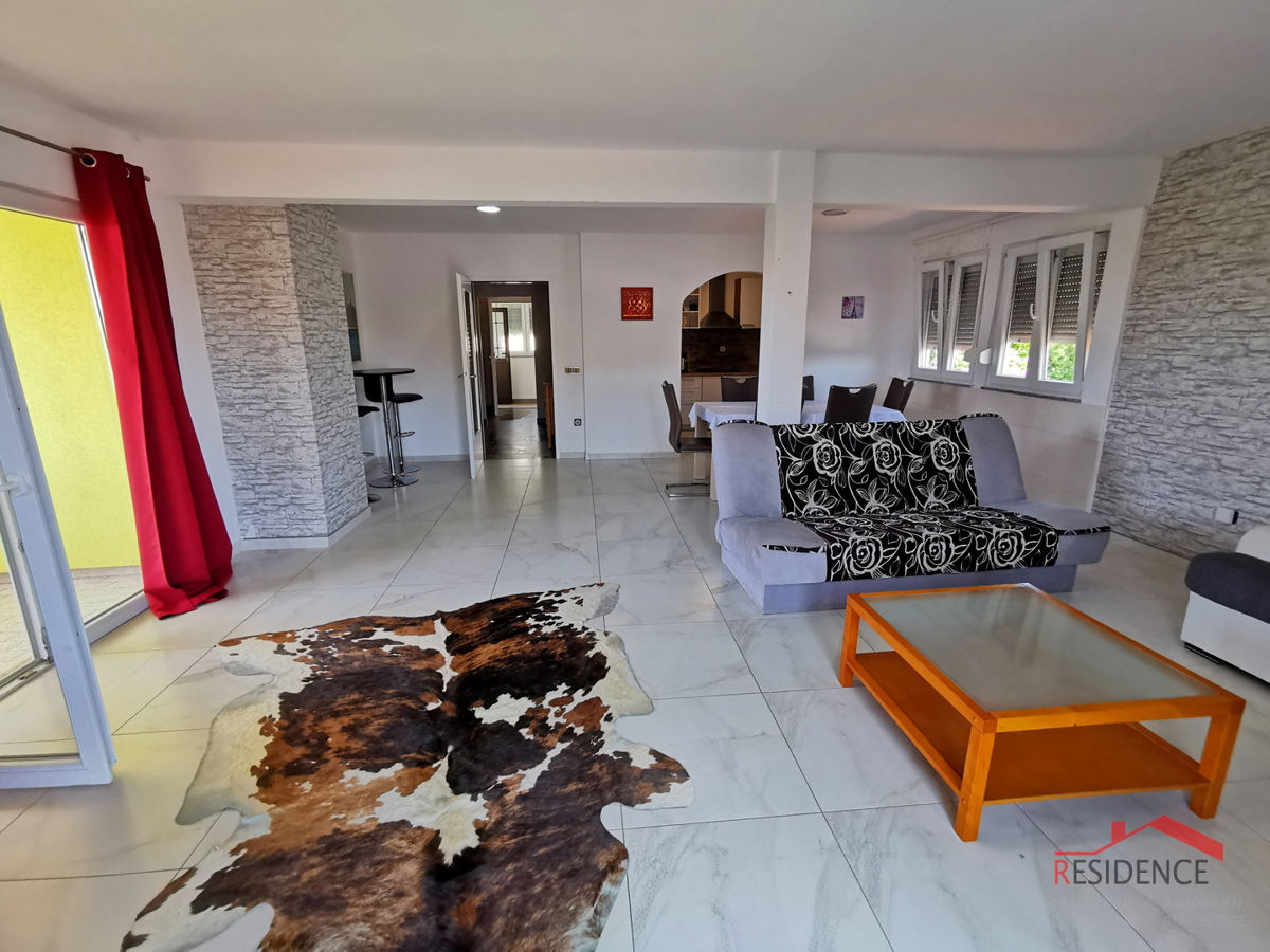Medulin, casa con 4 appartamenti e piscina