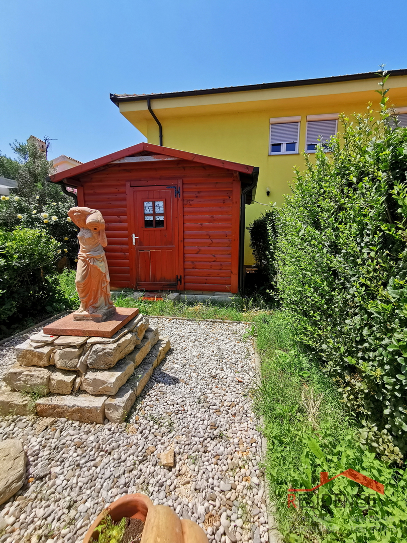Medulin, casa con 4 appartamenti e piscina