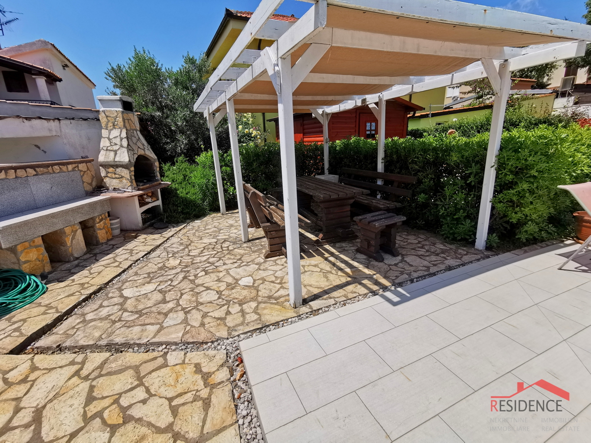 Medulin, casa con 4 appartamenti e piscina