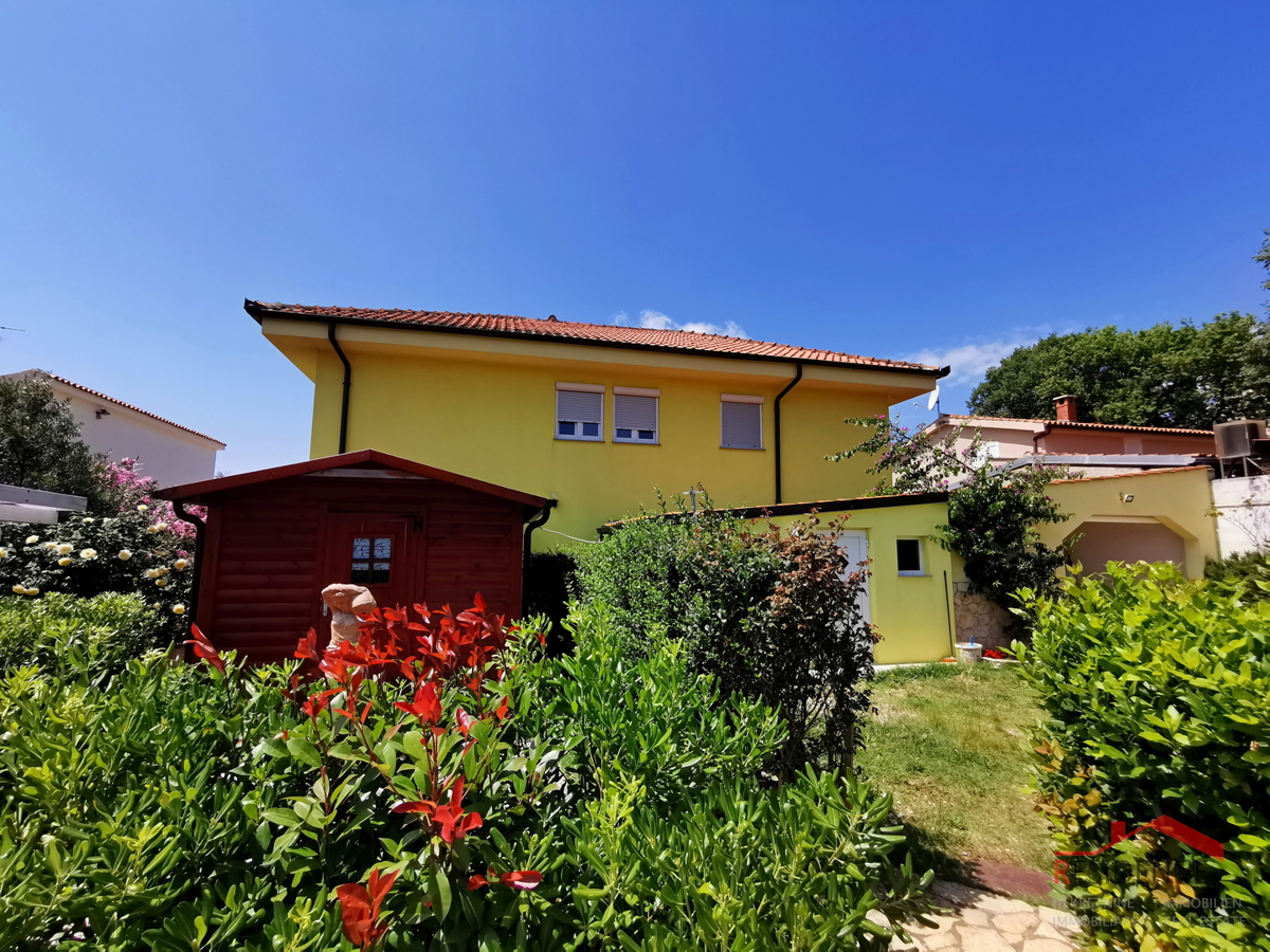 Medulin, casa con 4 appartamenti e piscina